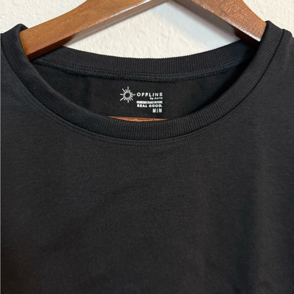 Offline by Aerie Black Seamless Short Sleeve Crop Top - Picture 2 of 6